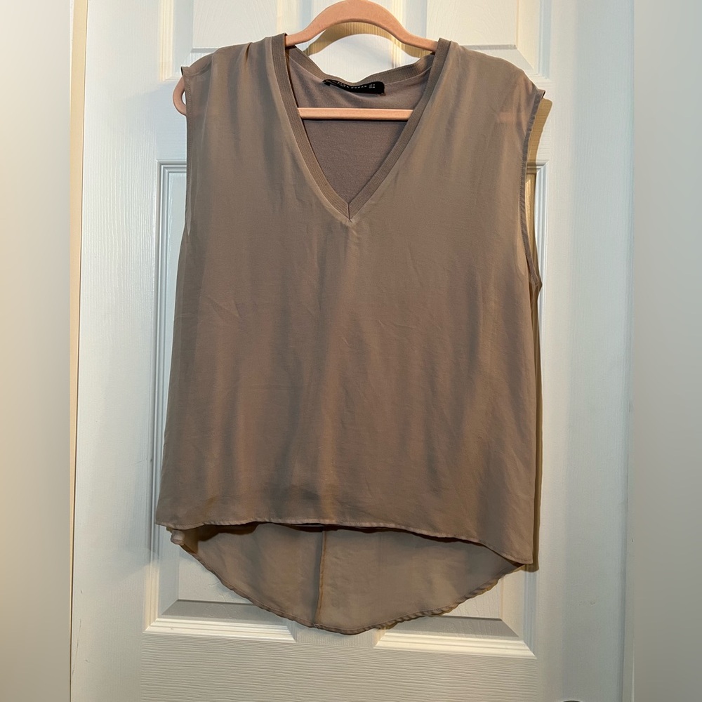 🦋 Zara V-Neck Sleeveless Top - Brown size medium